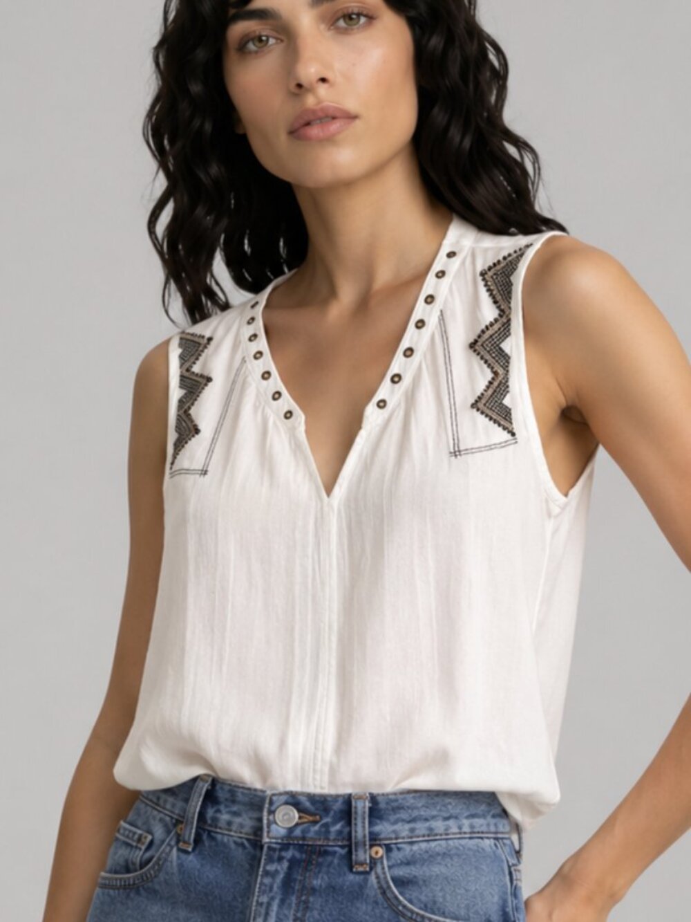 Reitmans Embroidered Tank Top Blouse